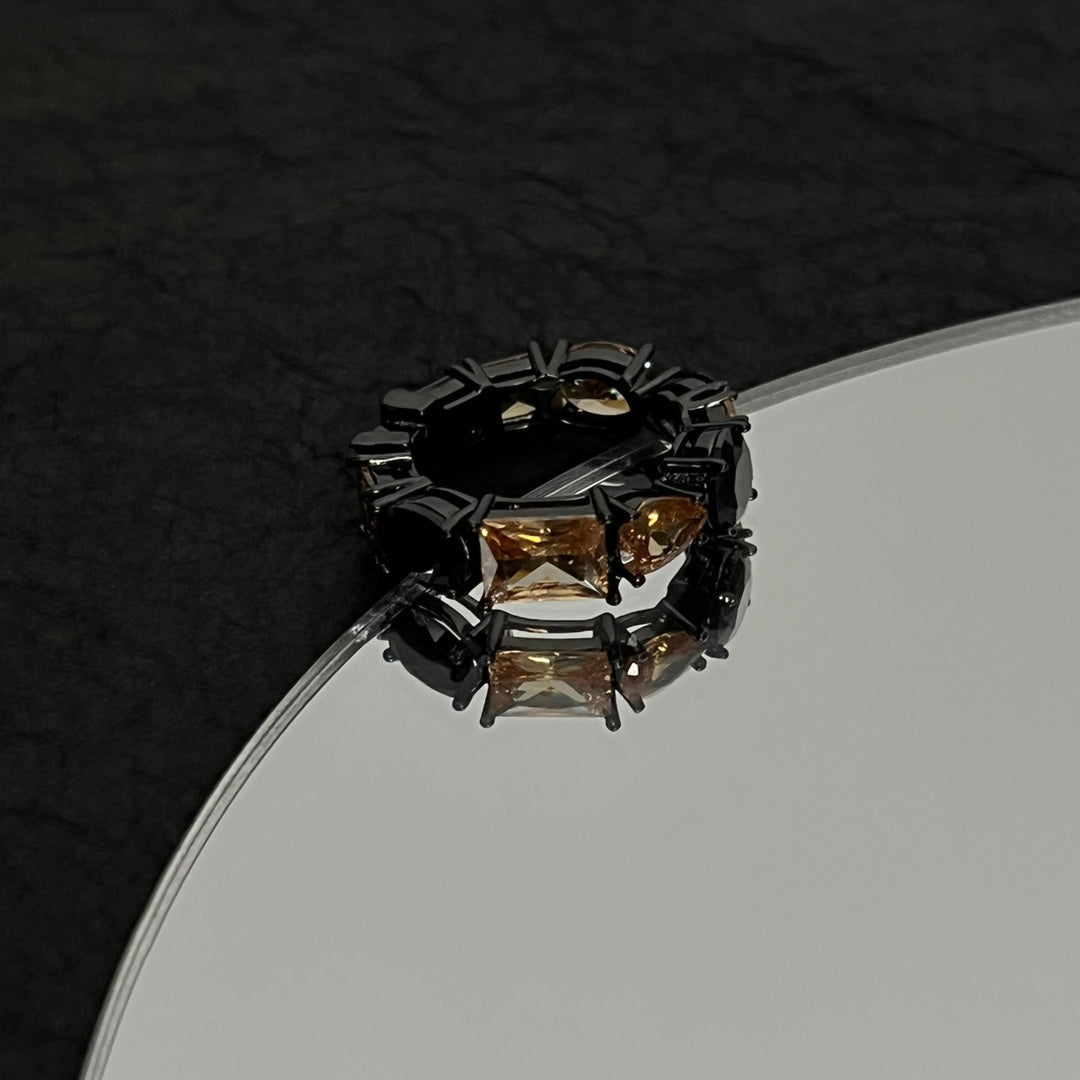 18K Louis Vuitton Light Crystals Ring