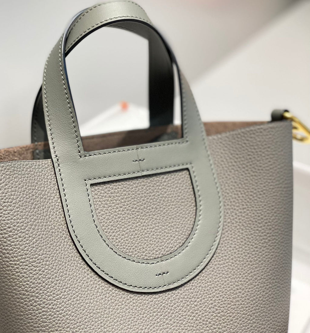 HERMES 25S IN THE LOOP 18 IN ETOUPE CALFSKIN GOLD HARDWARE