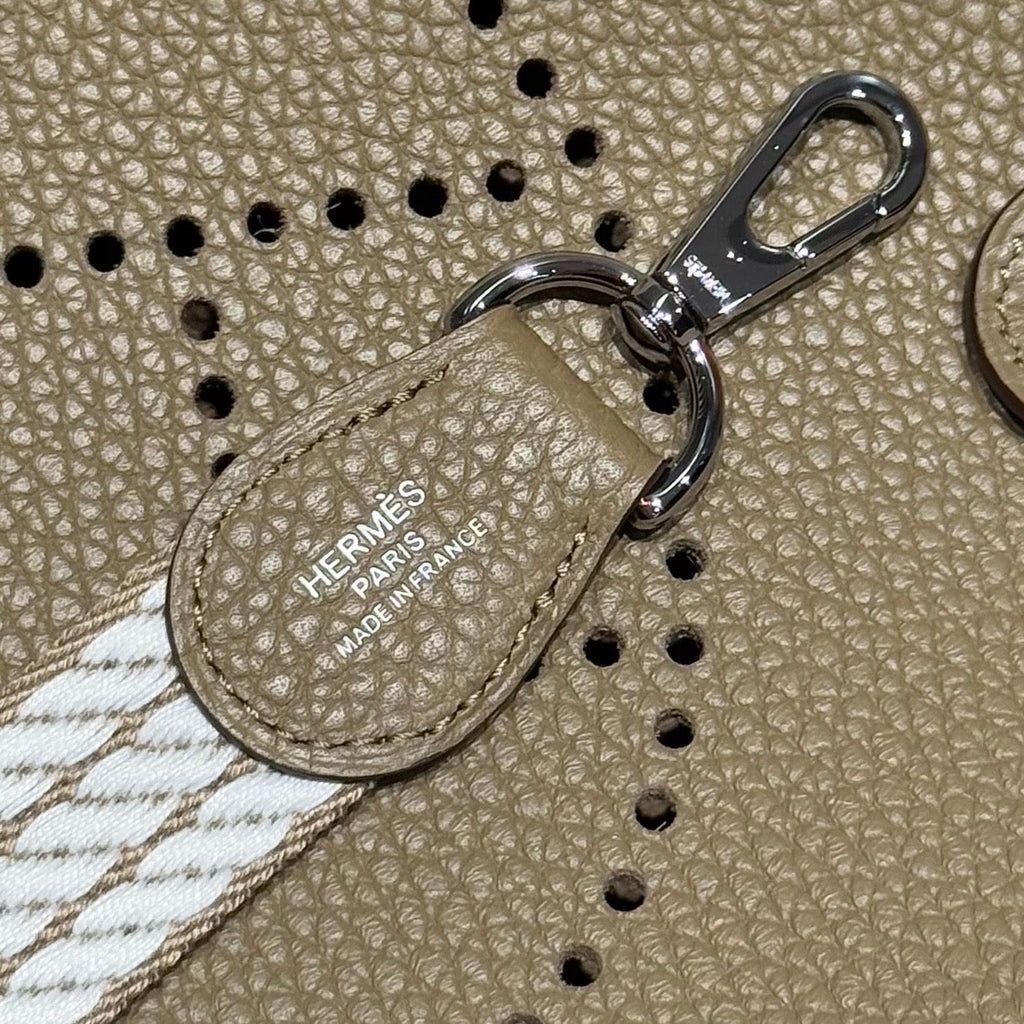 HERMES 25S MINI EVELYNE 18 IN BEIGE MARFA PATTERNED STRAP CALFSKIN SILVER HARDWARE